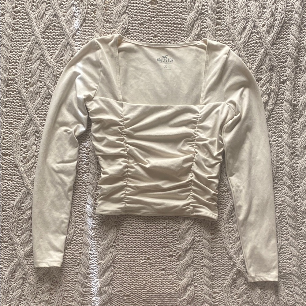 Hollister - Women’s Ivory Ruched Long Sleeve Blouse w/ Square Neckline